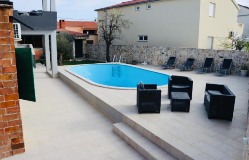 Iva Apartman Sa Bazenom Donji Zemunik 외부 사진