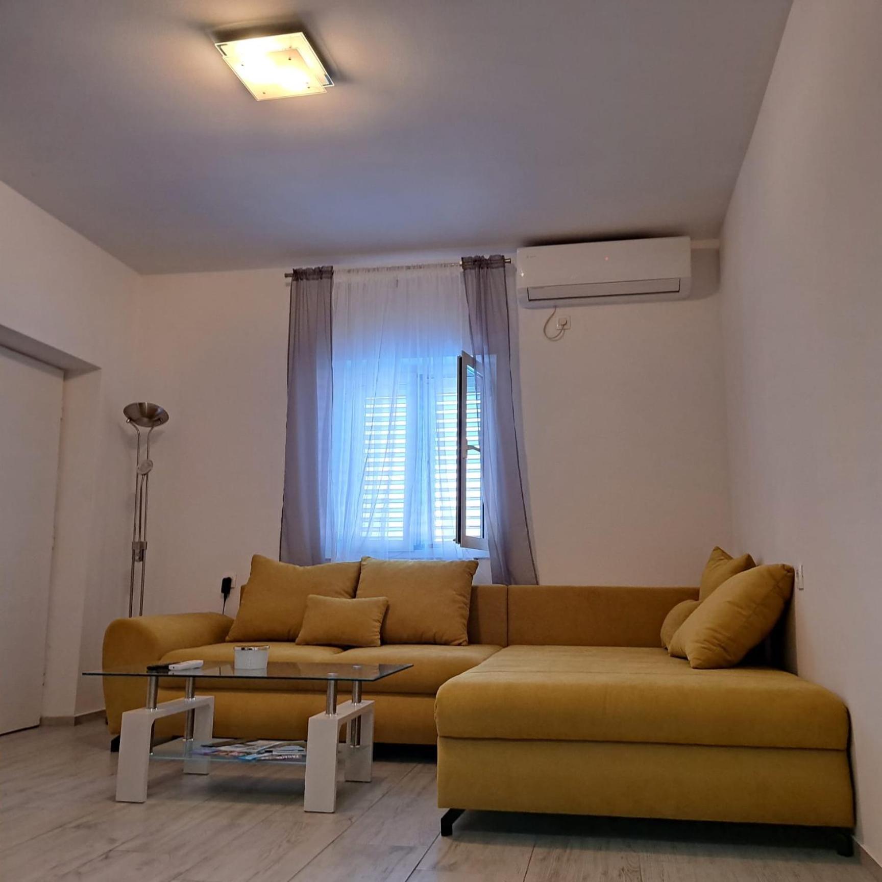 Iva Apartman Sa Bazenom Donji Zemunik 외부 사진